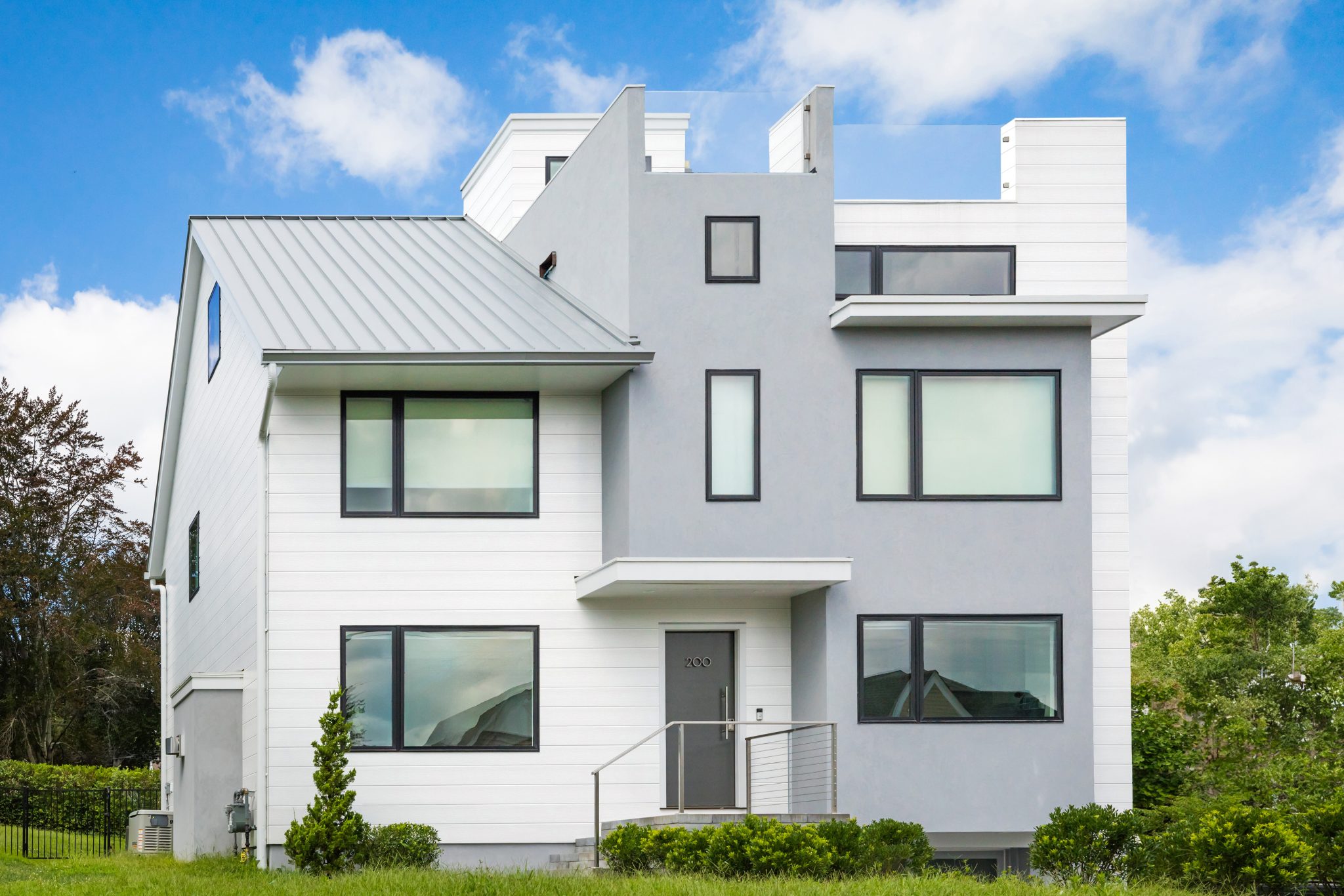 2025 Curb Appeal Trends: Top Home Color Combinations for Impact