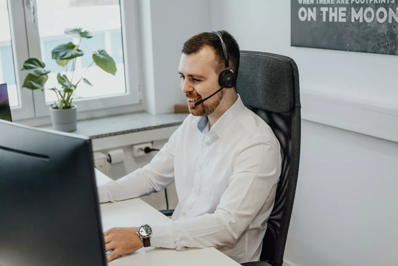 make working at desk
