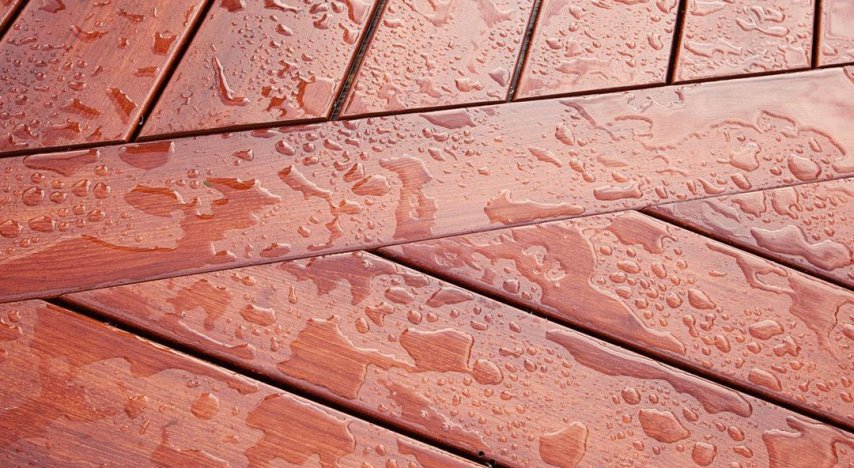 Zuri decking with water